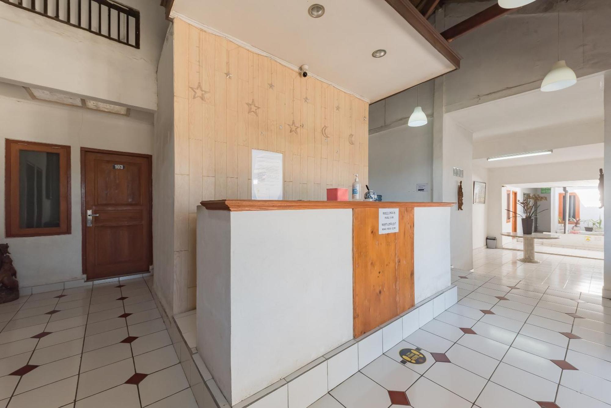 Hotel Reddoorz Syariah @ Jl Raya Sukabumi à Sukaraja  Extérieur photo